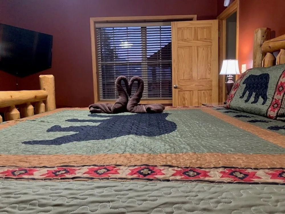Riversong Ridge - 3 Bedroom Cabin