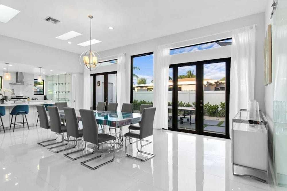 Luxury Miami Stay by Glam Homes