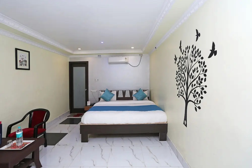 OYO Flagship 5716 Hotel Krishna