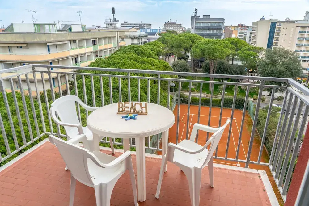 Side sea View Flat for six Near Bibione Beach