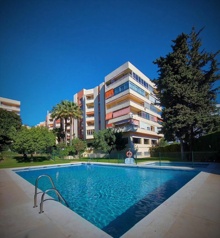 Cozy 2-bed 2-bathroom apartment in sunny Marbella