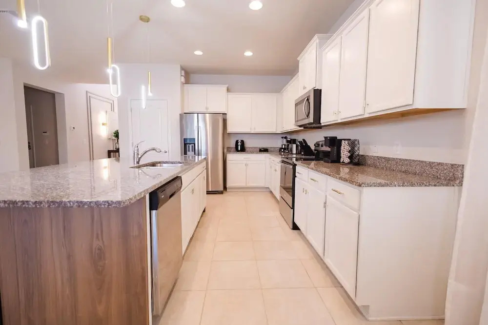 1643 LA - Luxurious Retreat Windsor at Westside