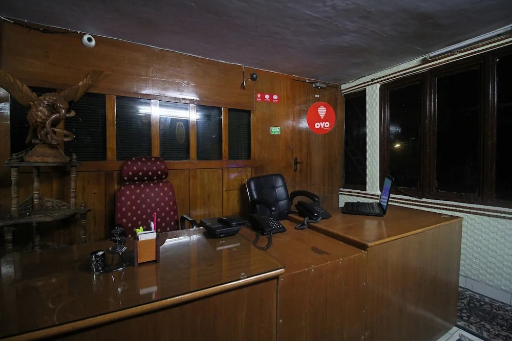 OYO 9331 Hotel White House