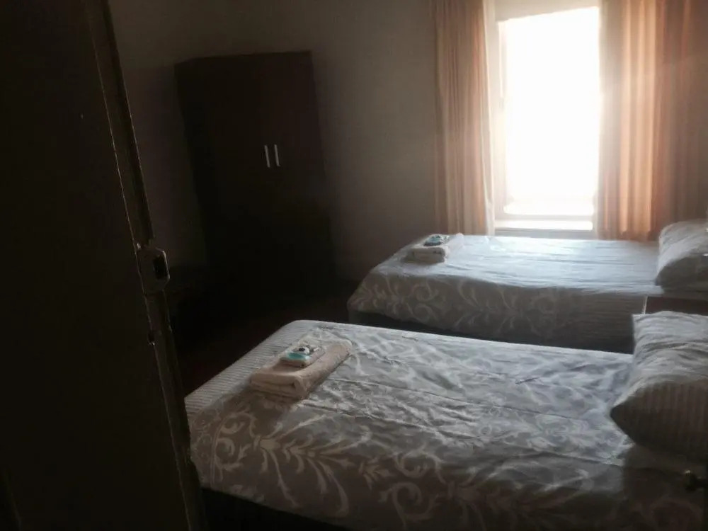 Ross Hotel