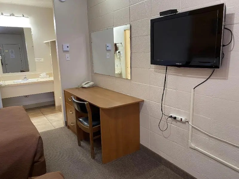 Dauphin Inn Express