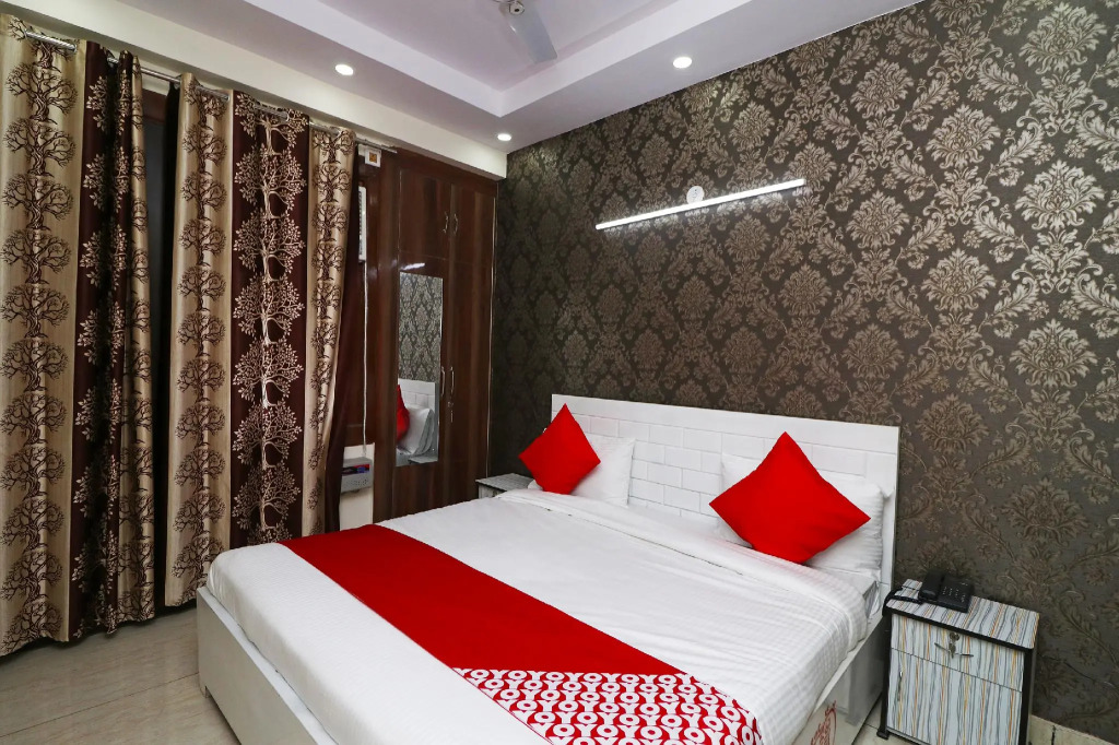 OYO 29362 Angel Pink Hotel