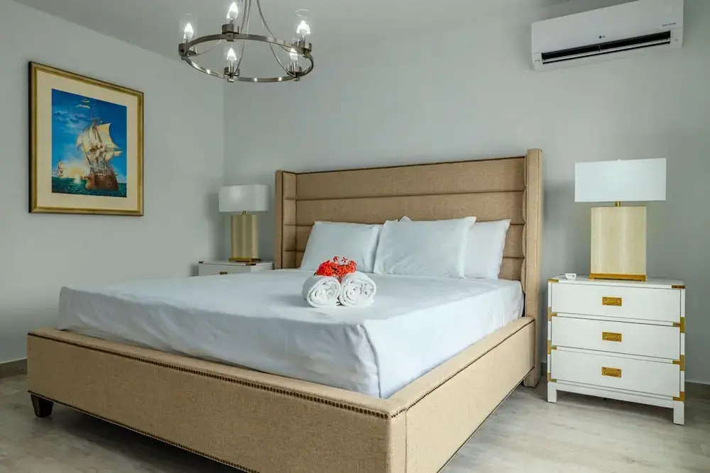 NEW 5BR Villa w Privatepool 3min to Eagle Beach