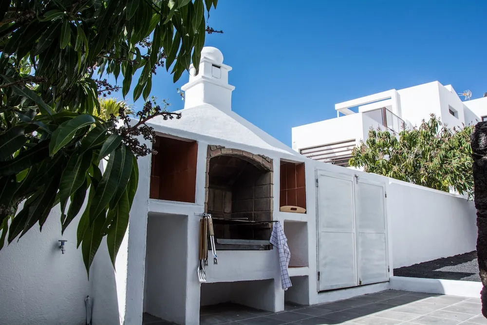 Casa Tahiche - Jacuzzi, WIFI & BBQ