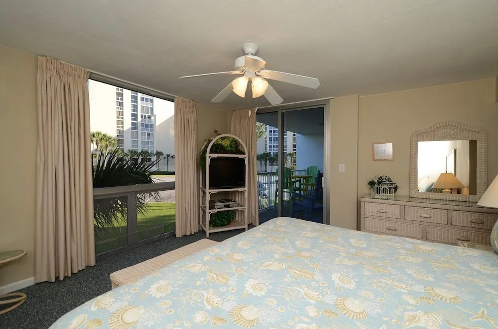 Shoreline 3024 Condo by RedAwning