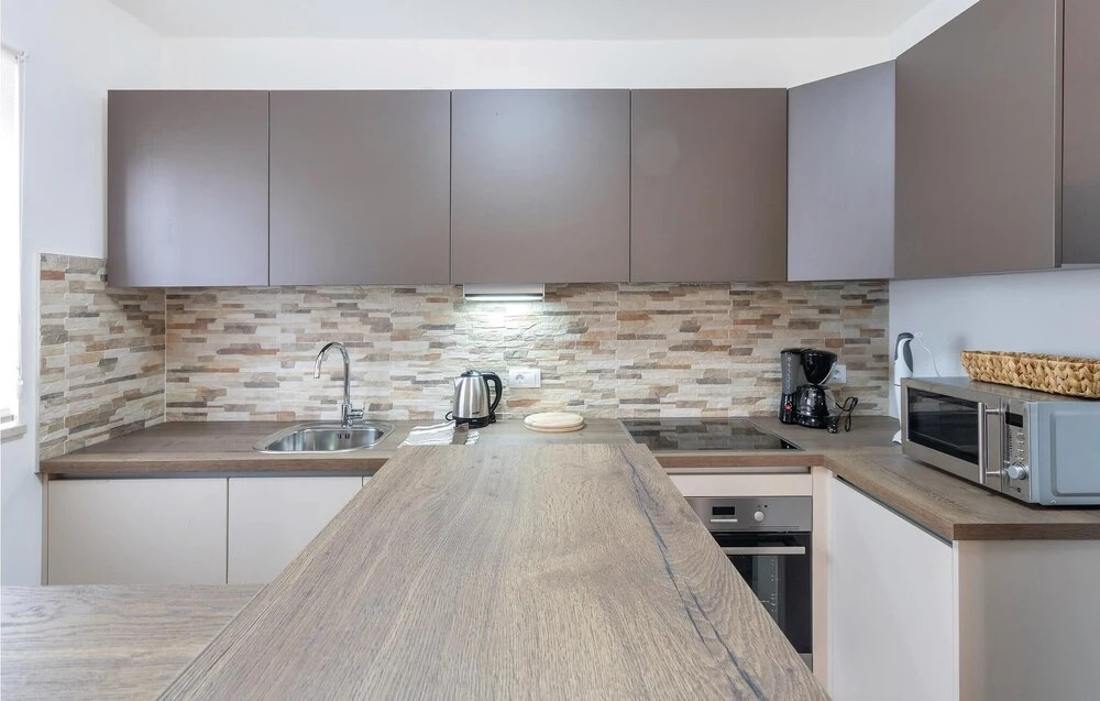 4 Bedroom Gorgeous Home In Pula