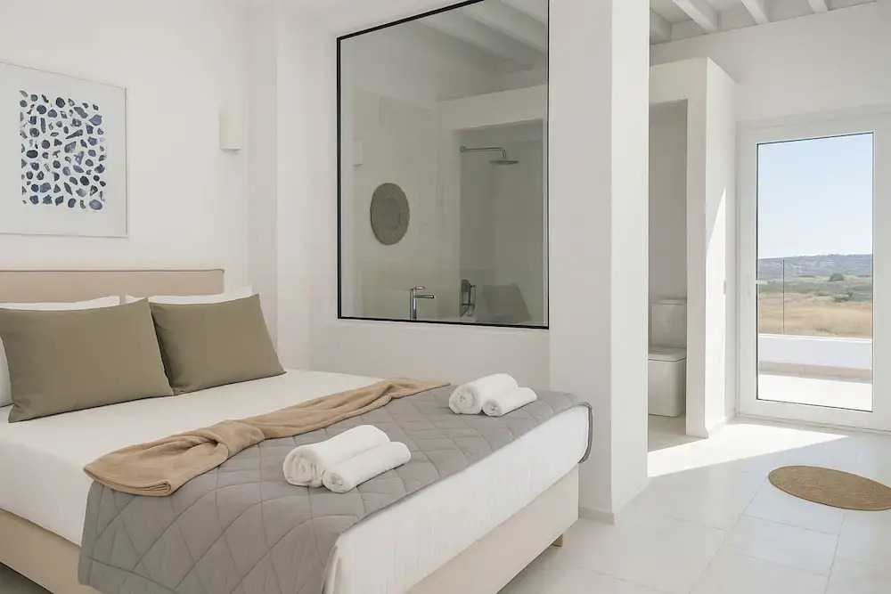 Seapalm Villa - Elegant Stay - Steps from the Sea