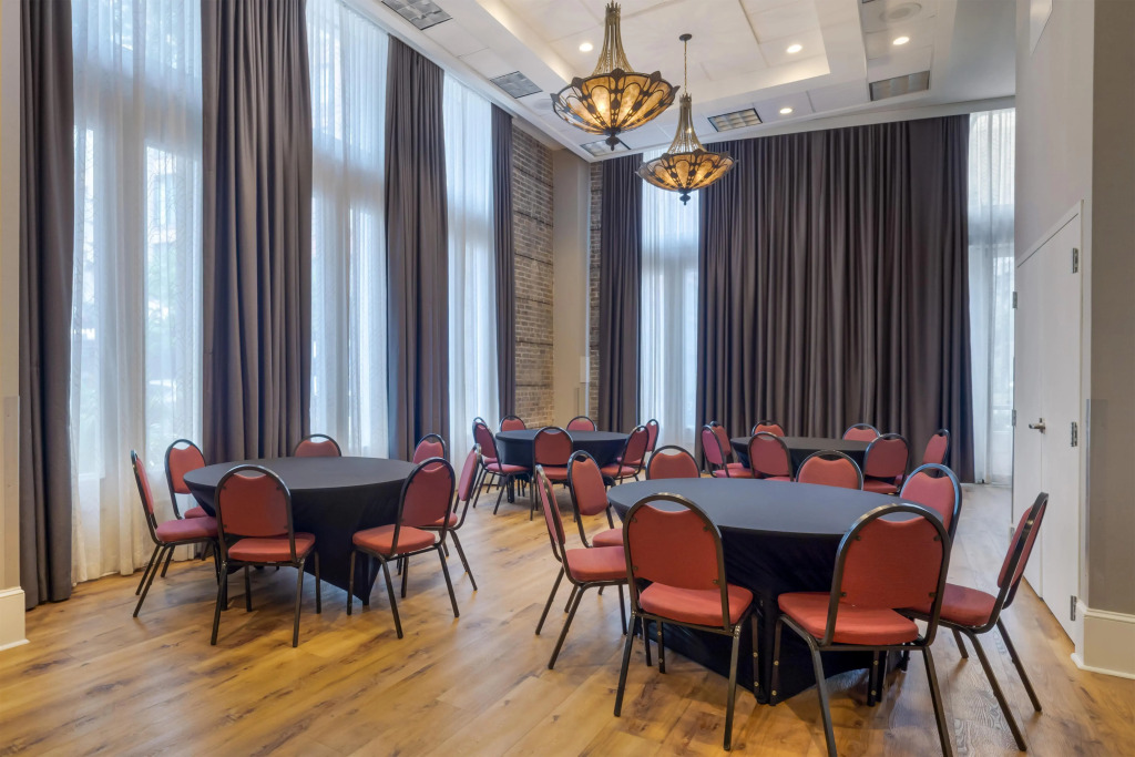 Best Western Plus St. Christopher Hotel