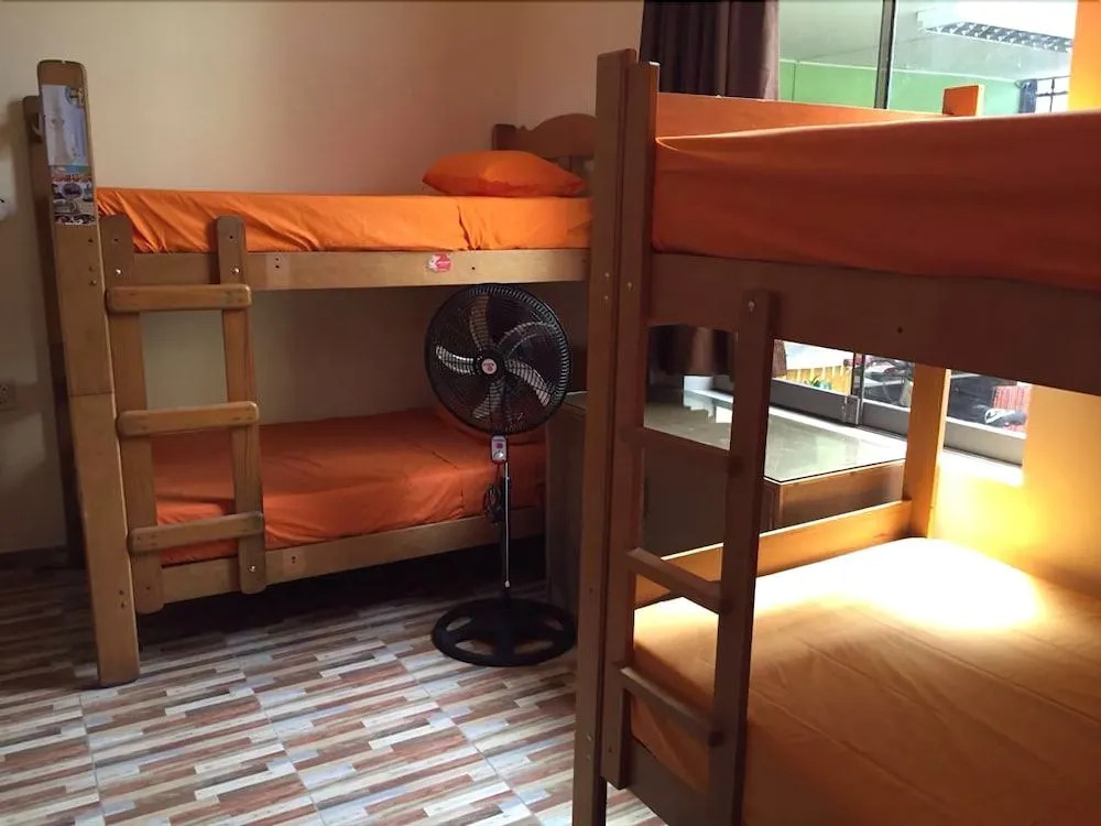 Hostal Alpes Lima