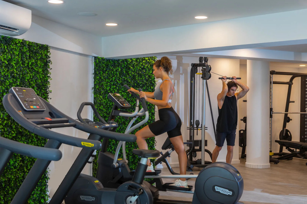 Leonardo Crystal Cove Hotel & Spa - Adults only