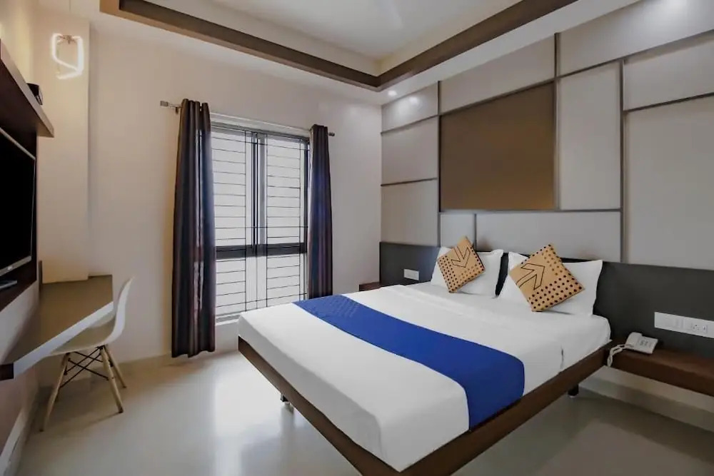 Royal Regency Lodge