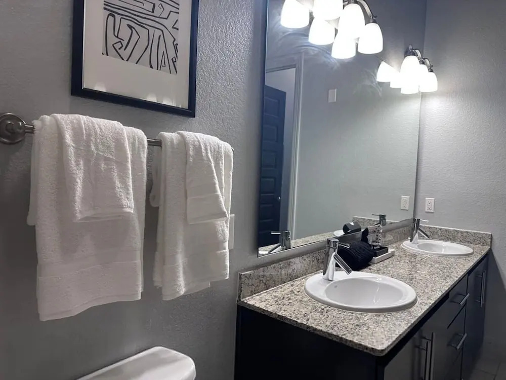 Rose at the Millennium - Stylish 1 BR in Houston