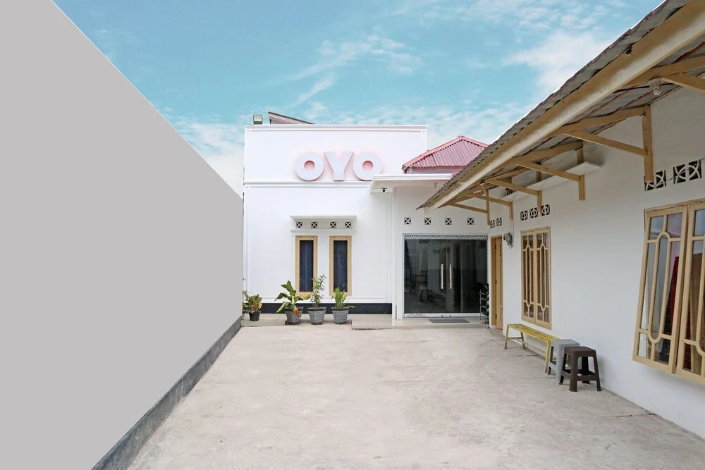 Sachila Residence Syariah  by OYO Rooms