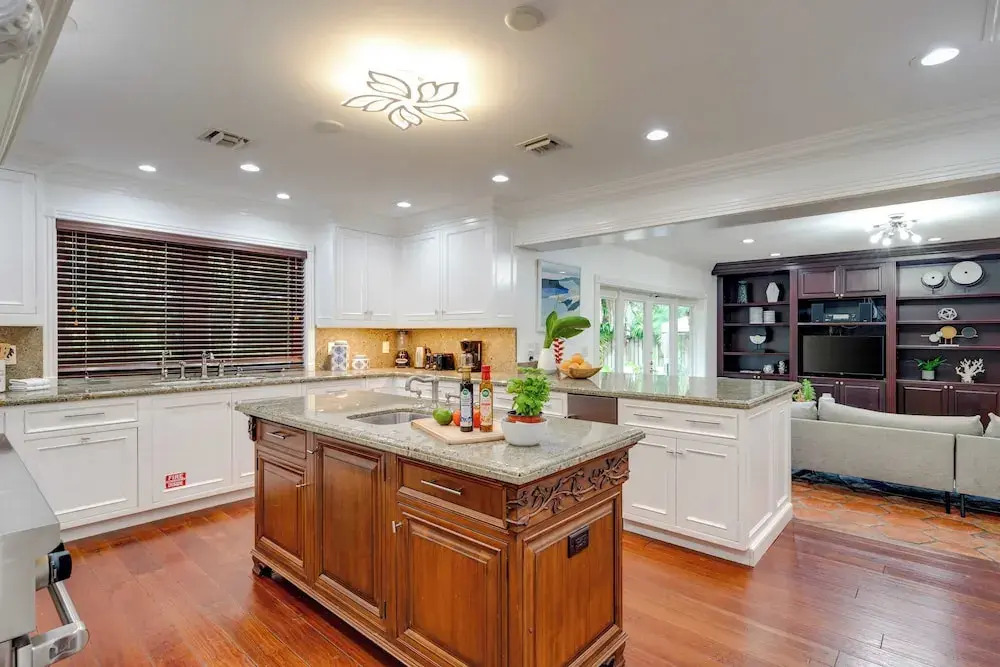 5mins to Beach Pool + Hot Tub Billiards Coral Ridge Getaway by Avantstay