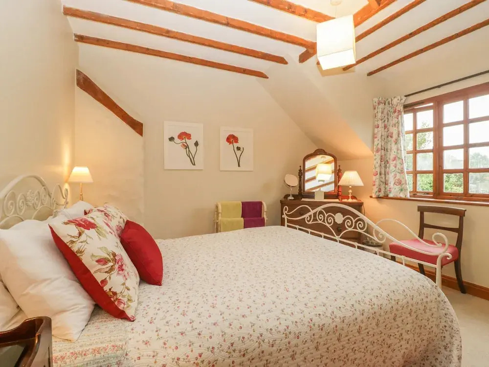 Floras Barn