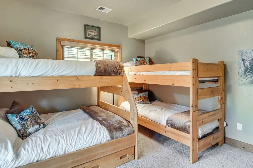 Mountainside Winter Park Ski Home w/ Hot Tub
