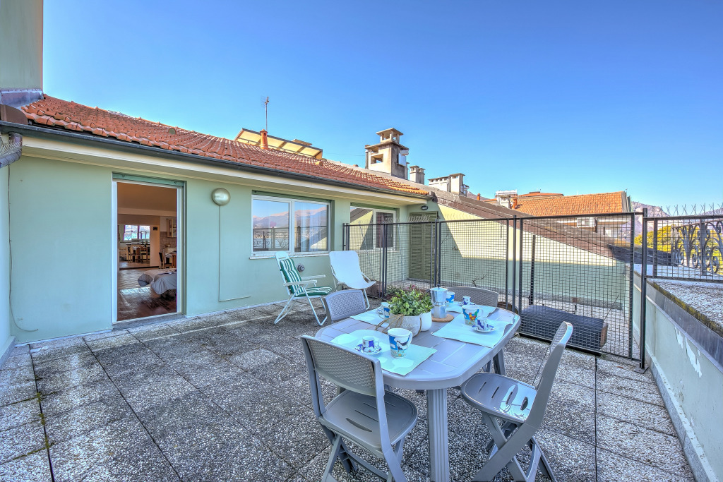 Rooftop On Stresa Lake View