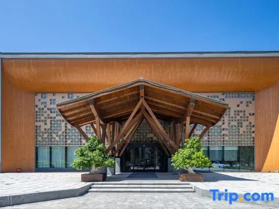 Huazhu Luxury · Jian Shan Jie Lu Tang-Style Boutique Inn