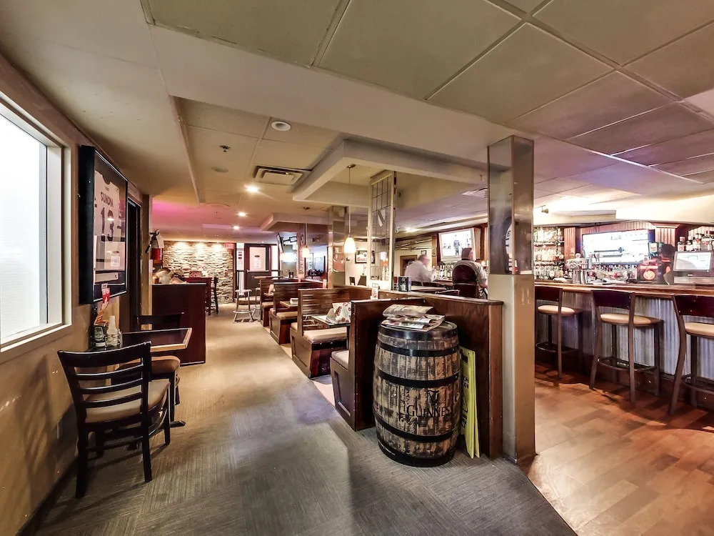 Isabella Hotel & Suites