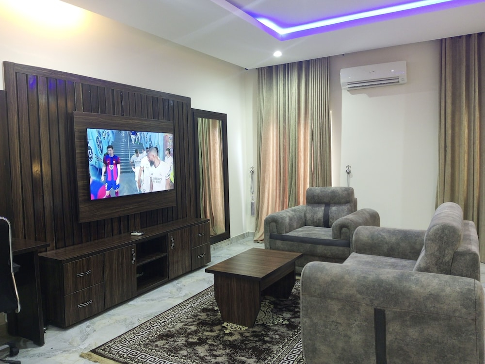 Vinpy Hotels