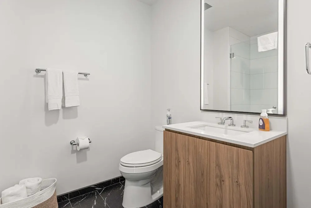 Panoramic Lake Views Premier Amenities for Groups