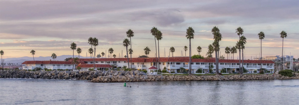 Oceanside Marina Suites - A Waterfront Hotel