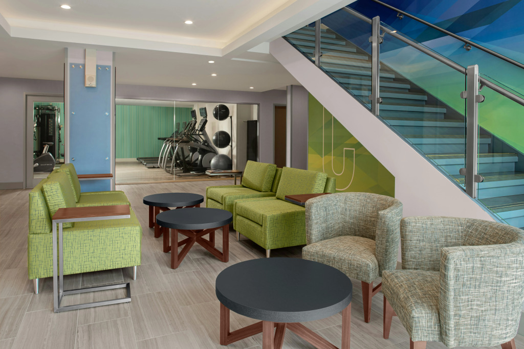 Holiday Inn Express & Suites Woodside LaGuardia Airport
