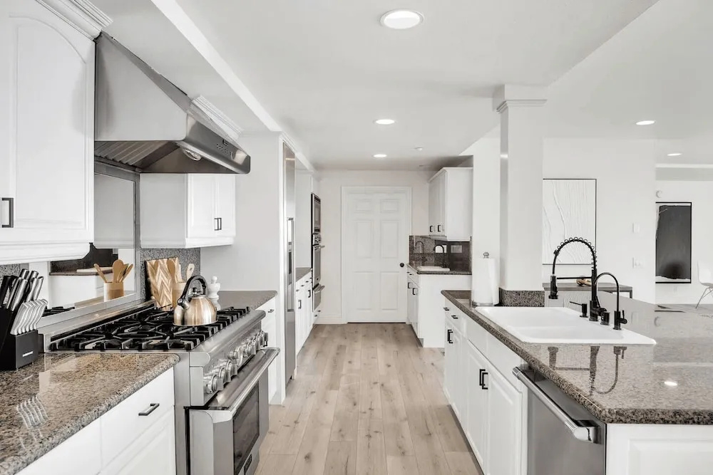Castlewood by Avantstay Malibu Cliffside + View