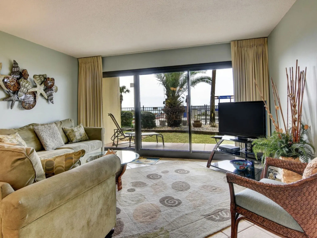 Commodore Resort #704 by Book That Condo
