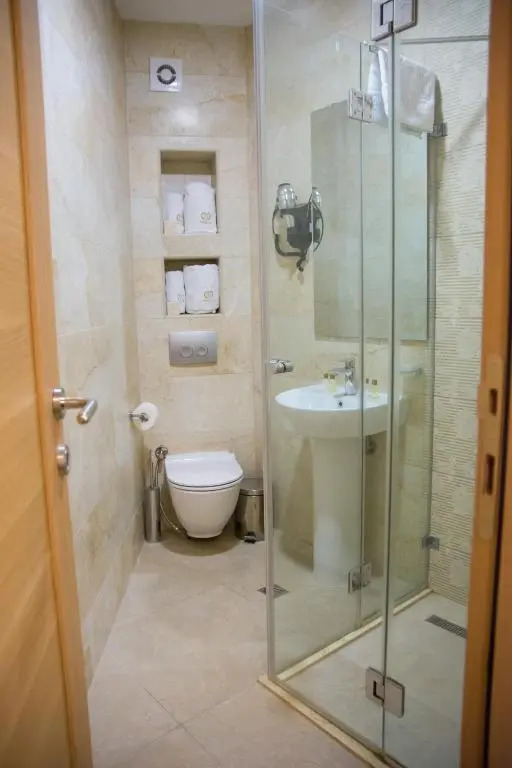 Hotel Emrovic Raj