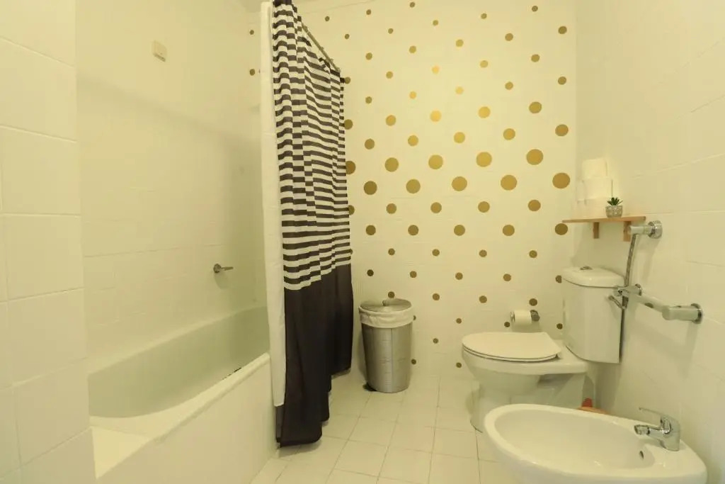 LovelyStay - Cozy 1BR Flat in Alvor with AC and Balcony