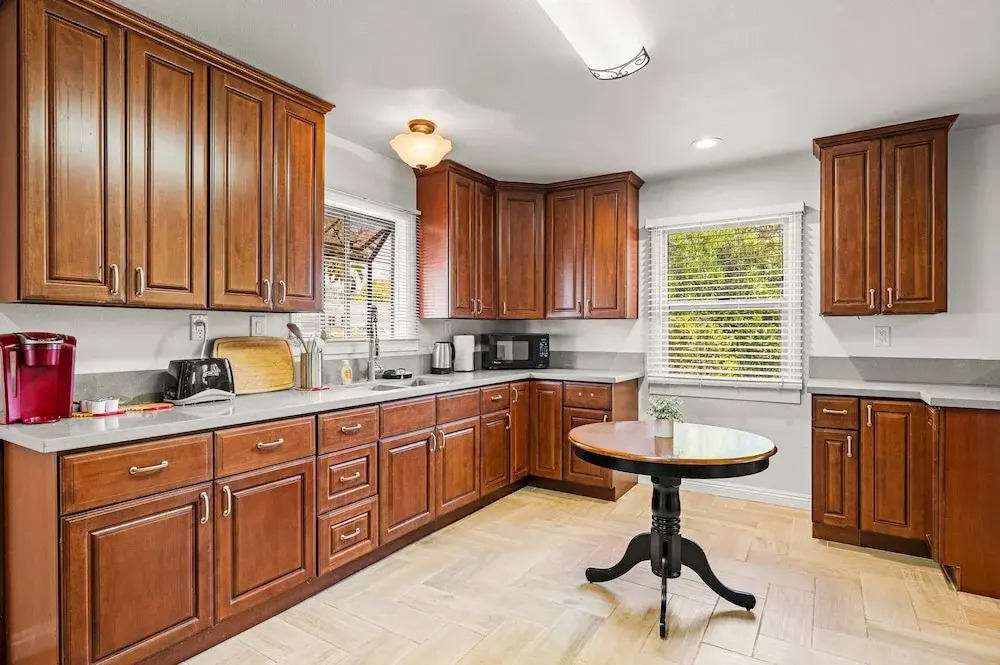 Spacious Retreat w Large Kitchen Outdoor Patio