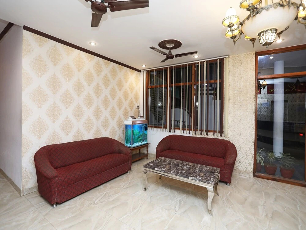 OYO 15027 Hotel Lotus International