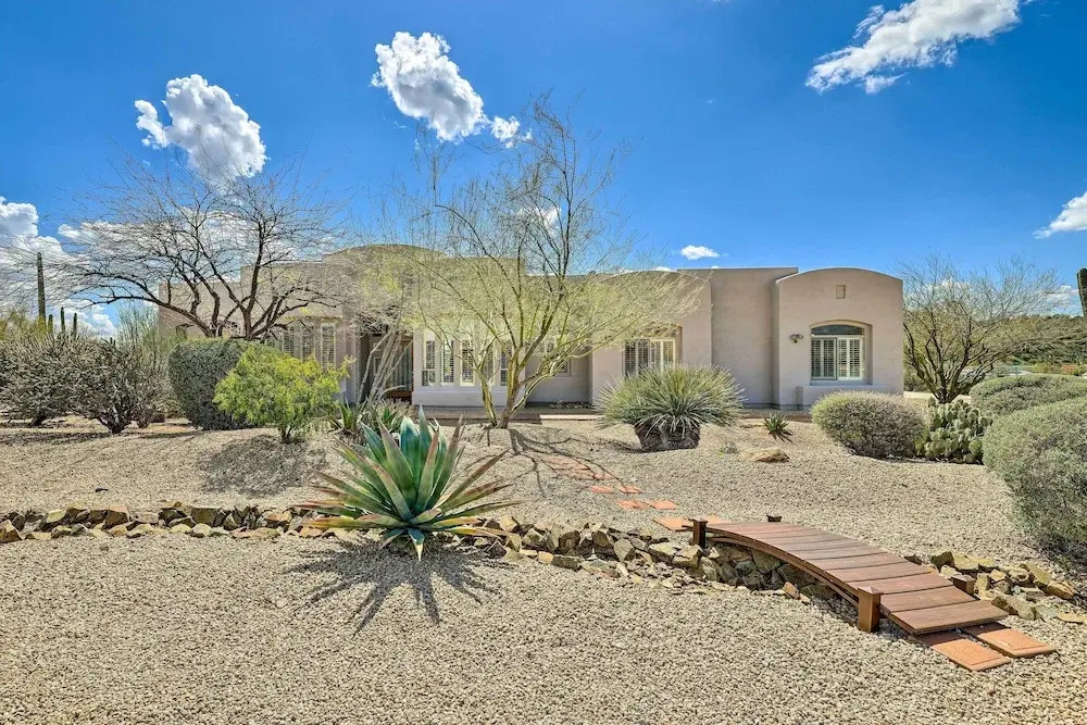 Infinity Pool: Stunning Home in Cave Creek