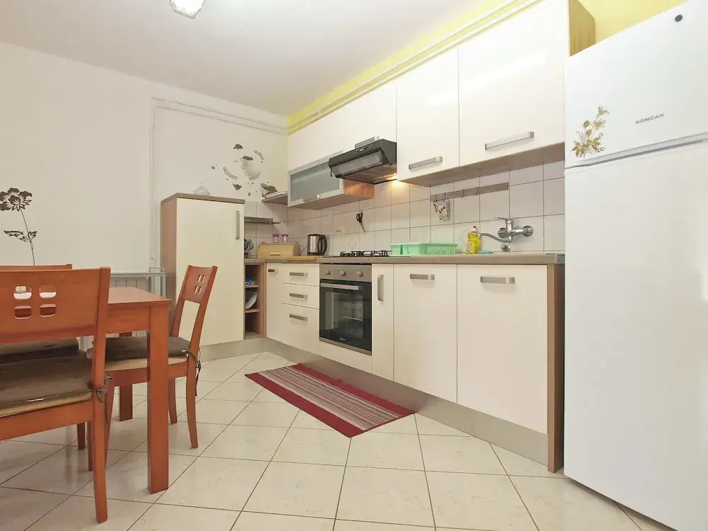 Apartment 1623