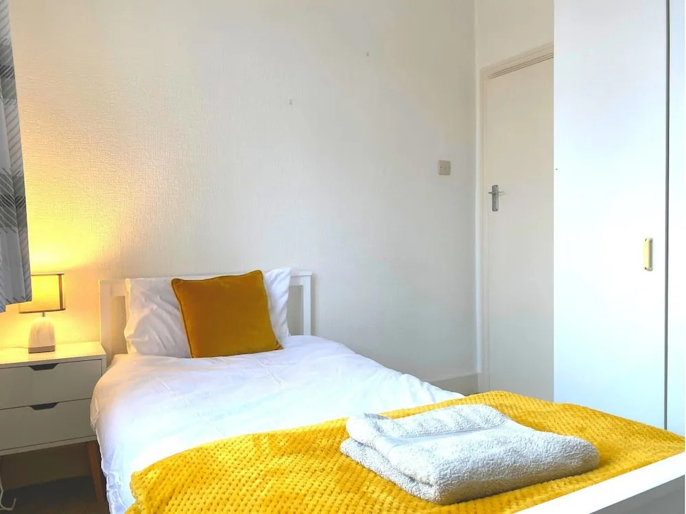 Bright and Spacious 4 Bedroom Home