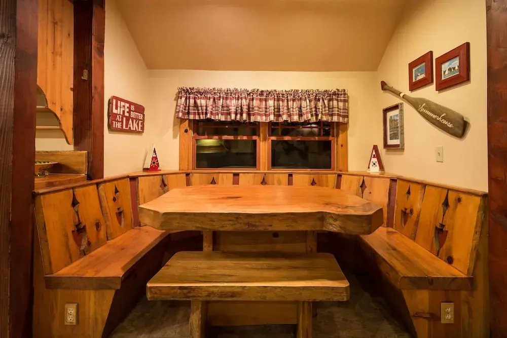 Arrowhead Pine Rose Cabins