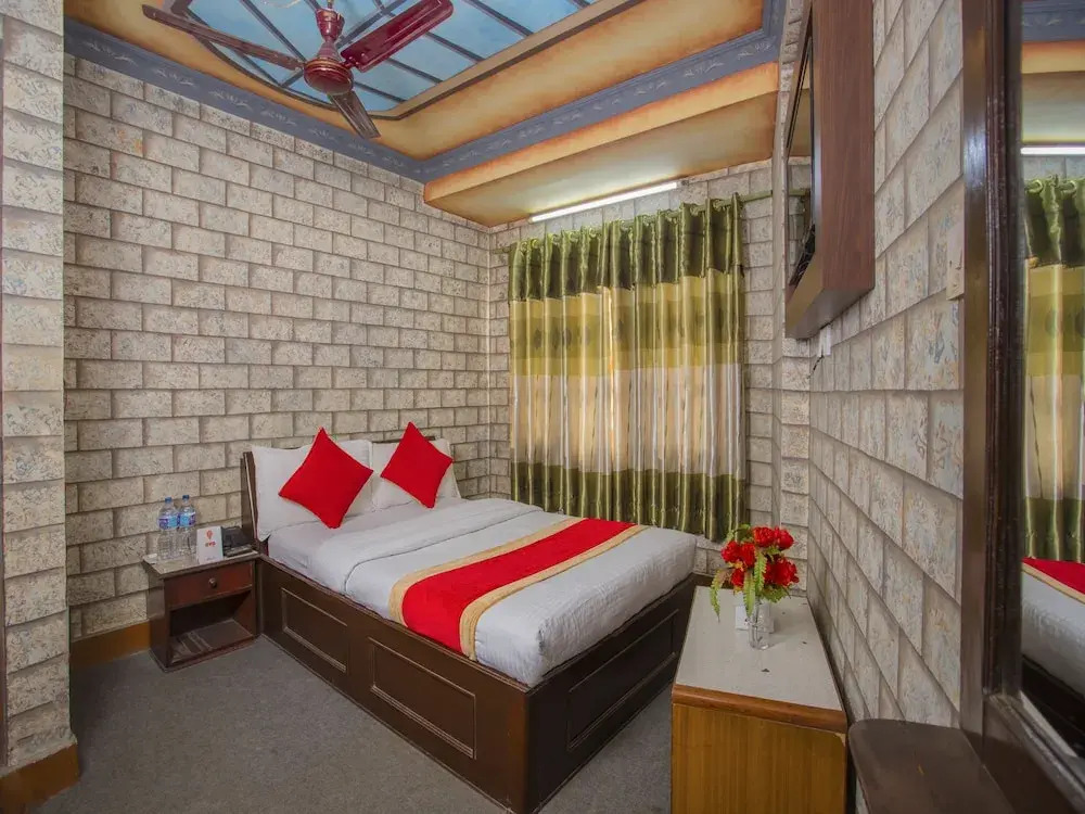 OYO 267 Hotel Tanahun Vyas