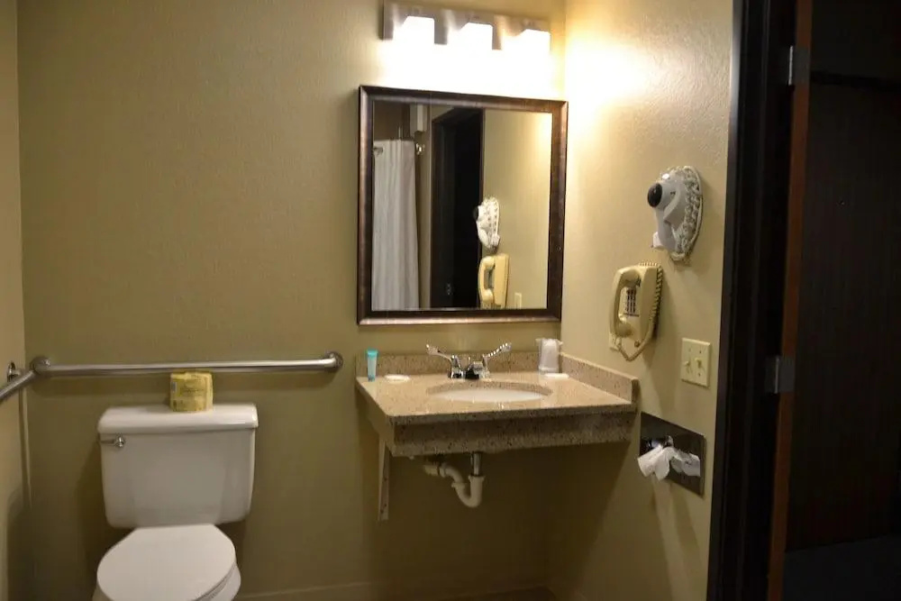 Carrington Inn & Suites