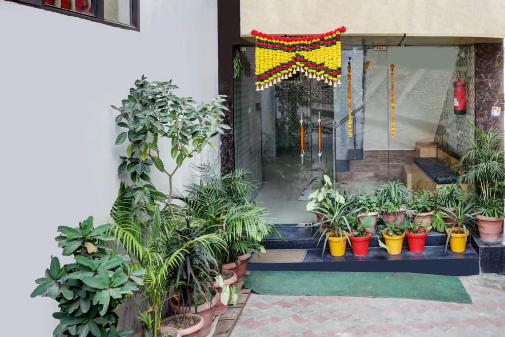 Hotel O Jammu Near Ragunath Bazaar Formerly GoodWill