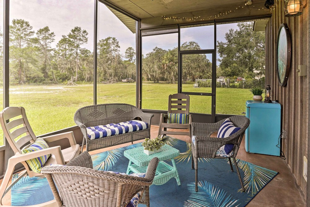 Cozy Valrico Home w/ Grill ~ 14 Mi to Tampa!