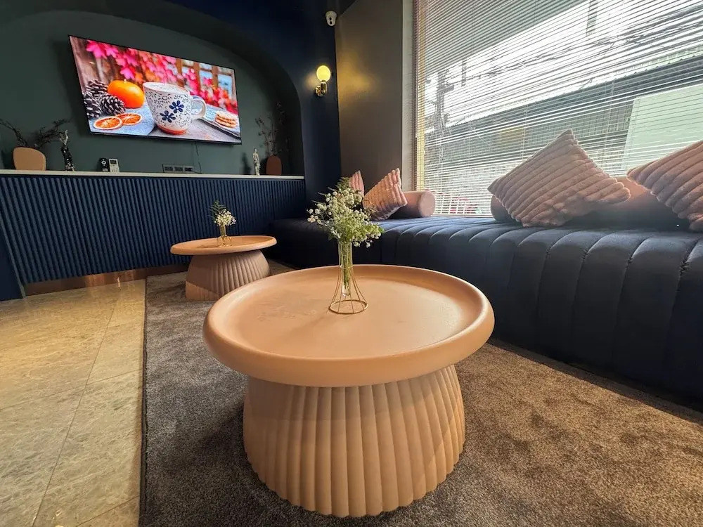 ARNI HER Ladies Hotel - Female Only