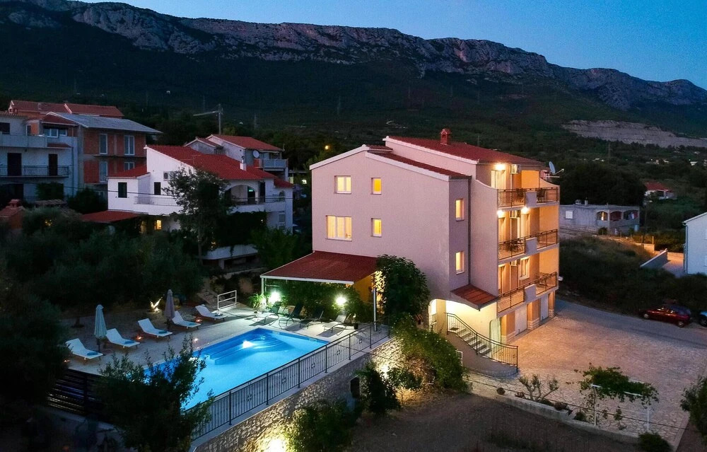 Awesome Home In Kastel Sucurac