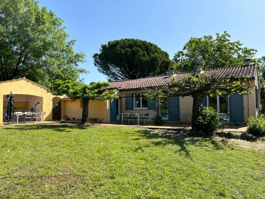 Holiday Home in Villecroze With Pool & Garden