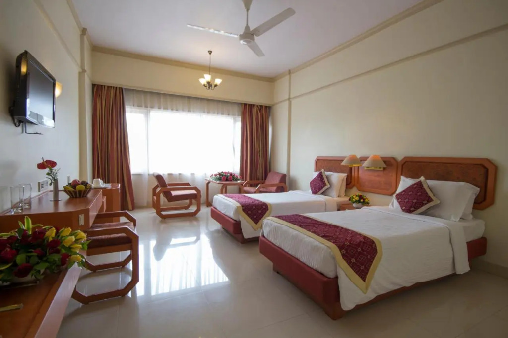 Dolphin Hotel
