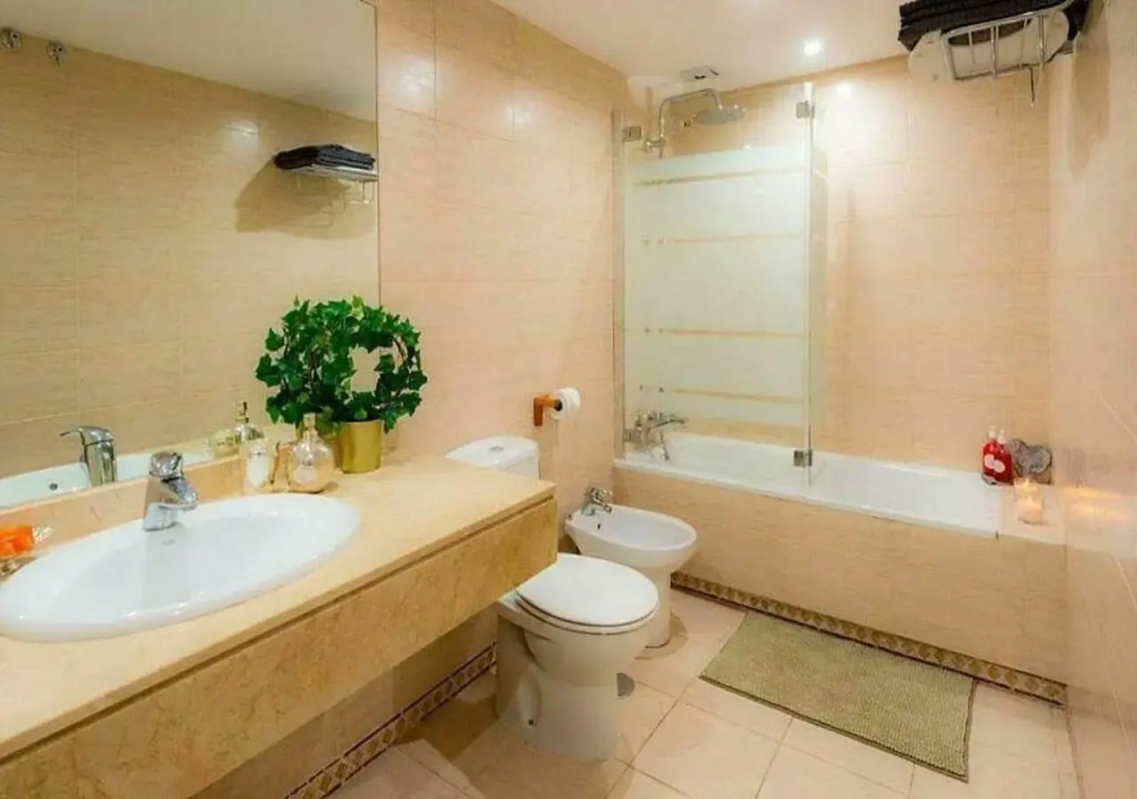 ✰ Luxurious 5 Bedroom PENTHOUSE. Sea Views. Hot Tub. BBQ. Golden Mile
